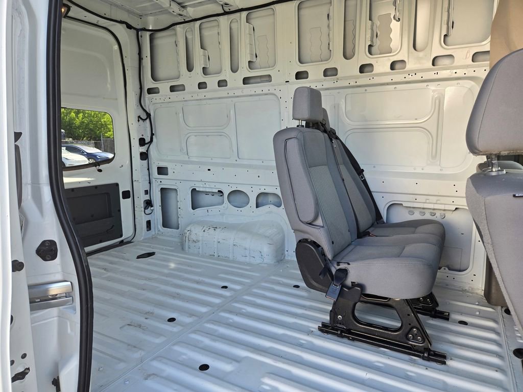 Used 2019 Nissan NV 2500 S w/ Back Door Glass Package image 10