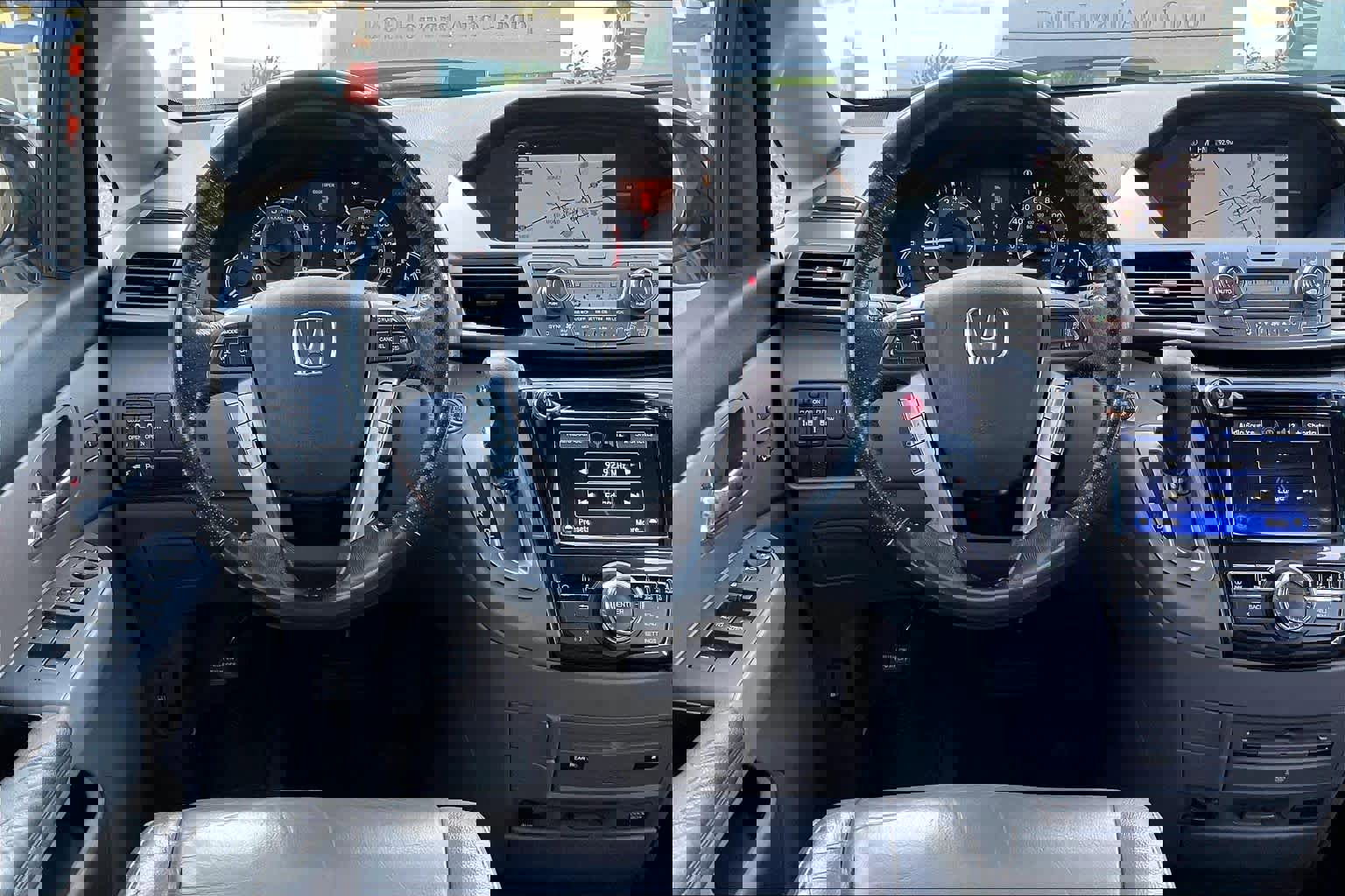 Used 2015 Honda Odyssey Touring Elite image 7