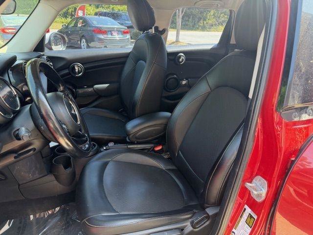 Used 2018 MINI Cooper 4-Door Hardtop FWD image 15