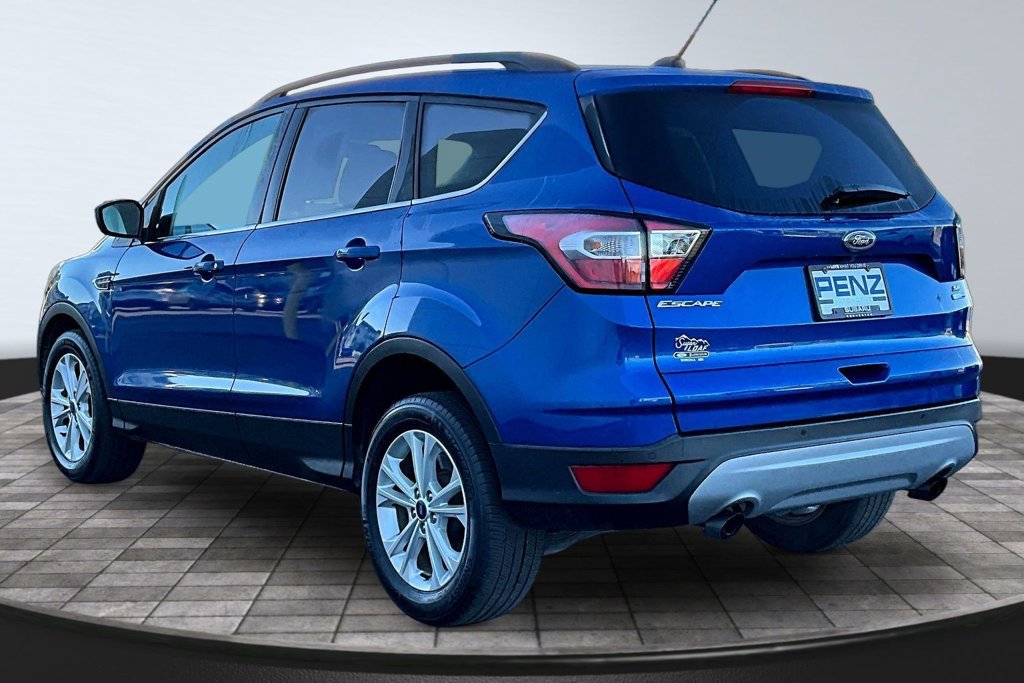 Used 2017 Ford Escape SE w/ Equipment Group 201A AWD/4WD image 4