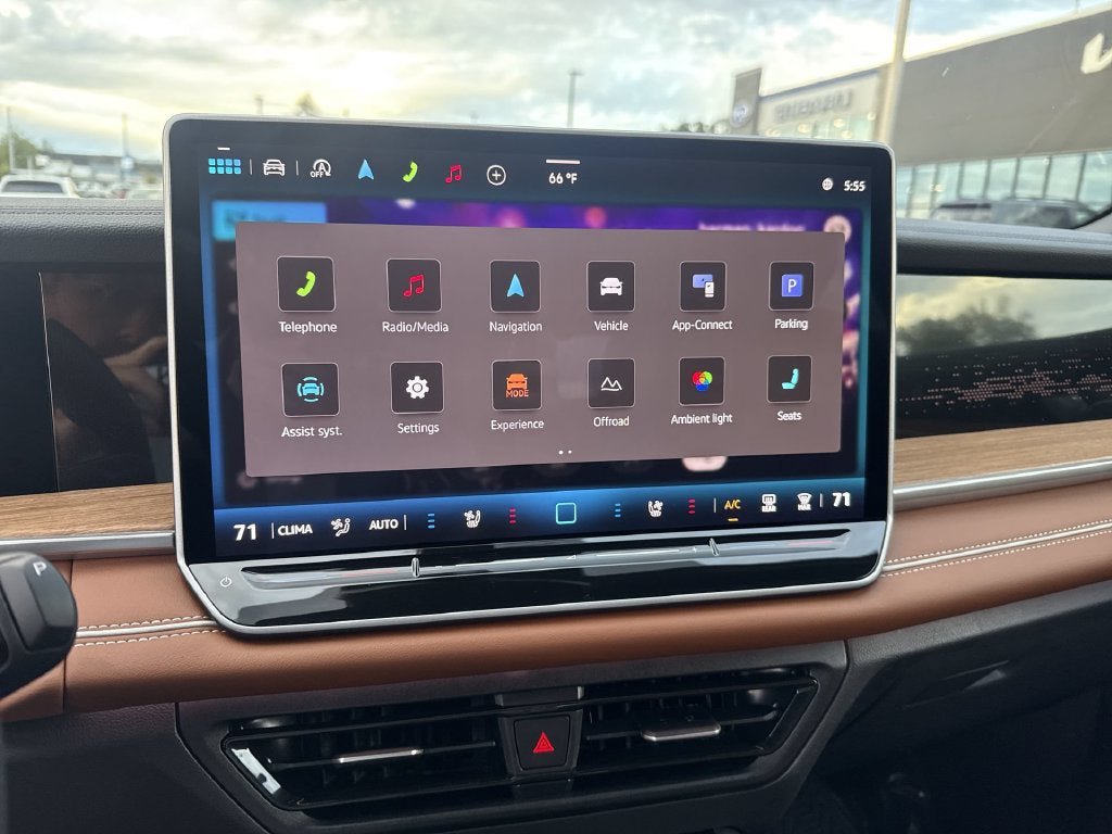 New 2026 Volkswagen Tiguan SEL R-Line AWD/4WD image 14