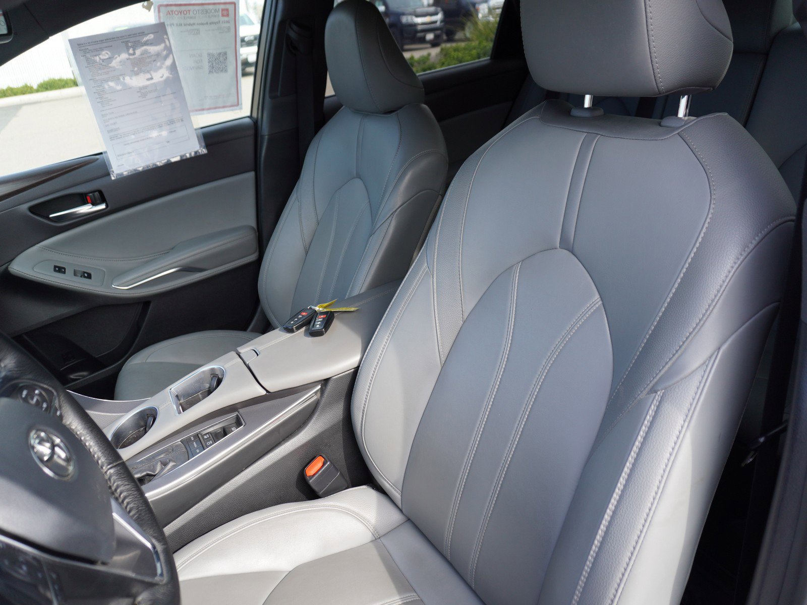 Used 2021 Toyota Avalon XLE w/ Moonroof Package image 21