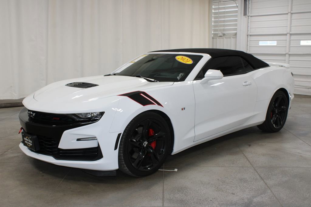 Used 2021 Chevrolet Camaro SS RWD image 4