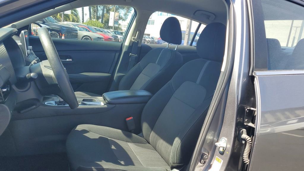 Used 2023 Nissan Sentra SV FWD image 18