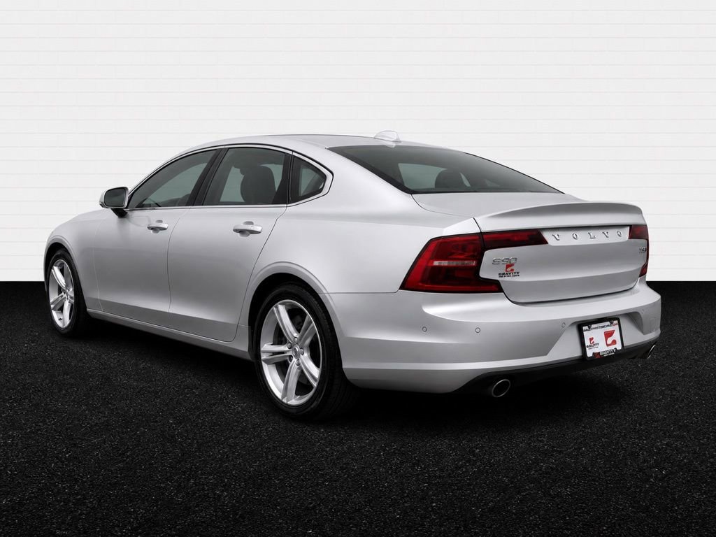 Used 2018 Volvo S90 T5 Momentum w/ Convenience Package FWD image 6