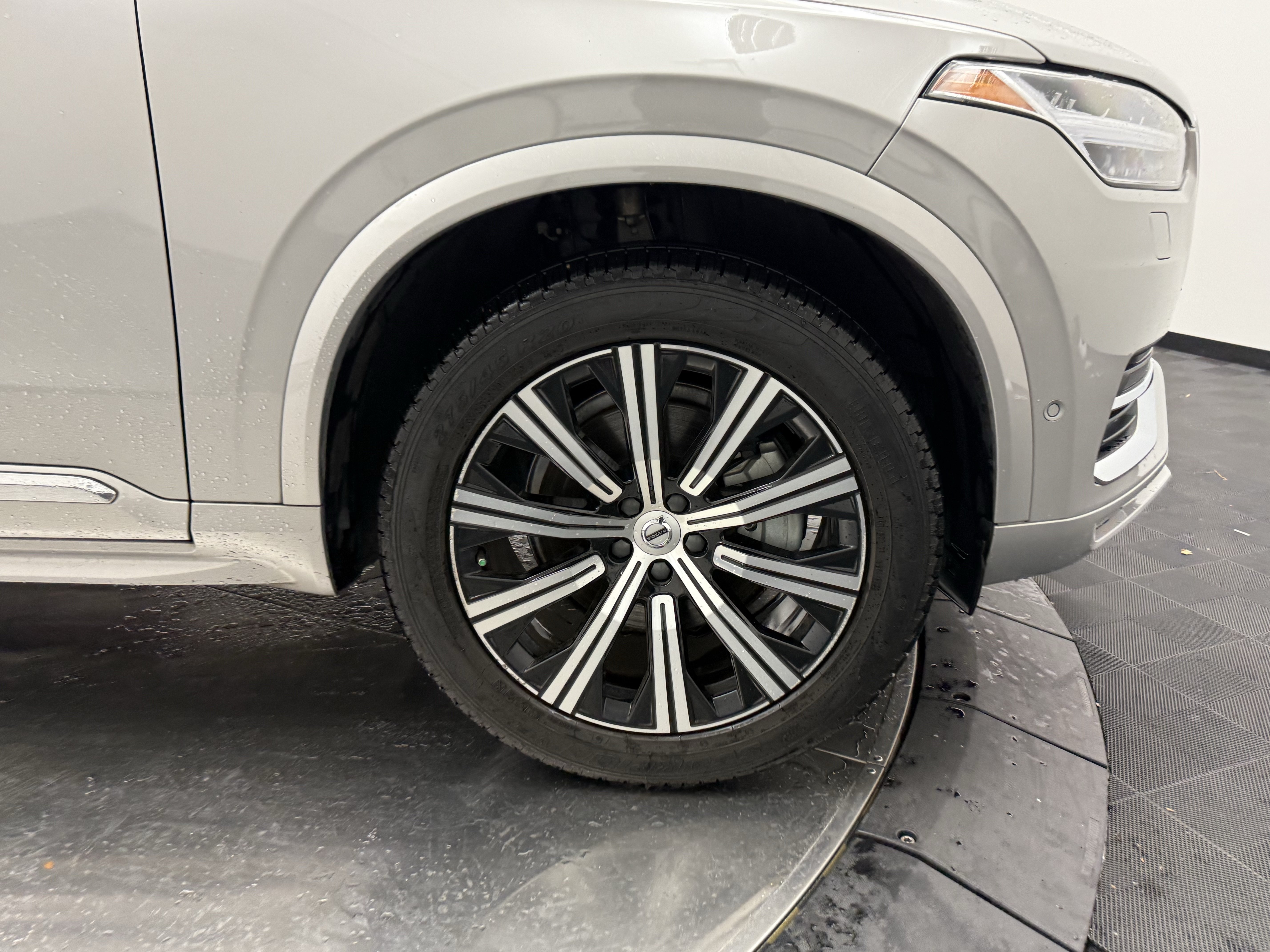 Used 2023 Volvo XC90 B6 Plus w/ Protection Package AWD/4WD image 9