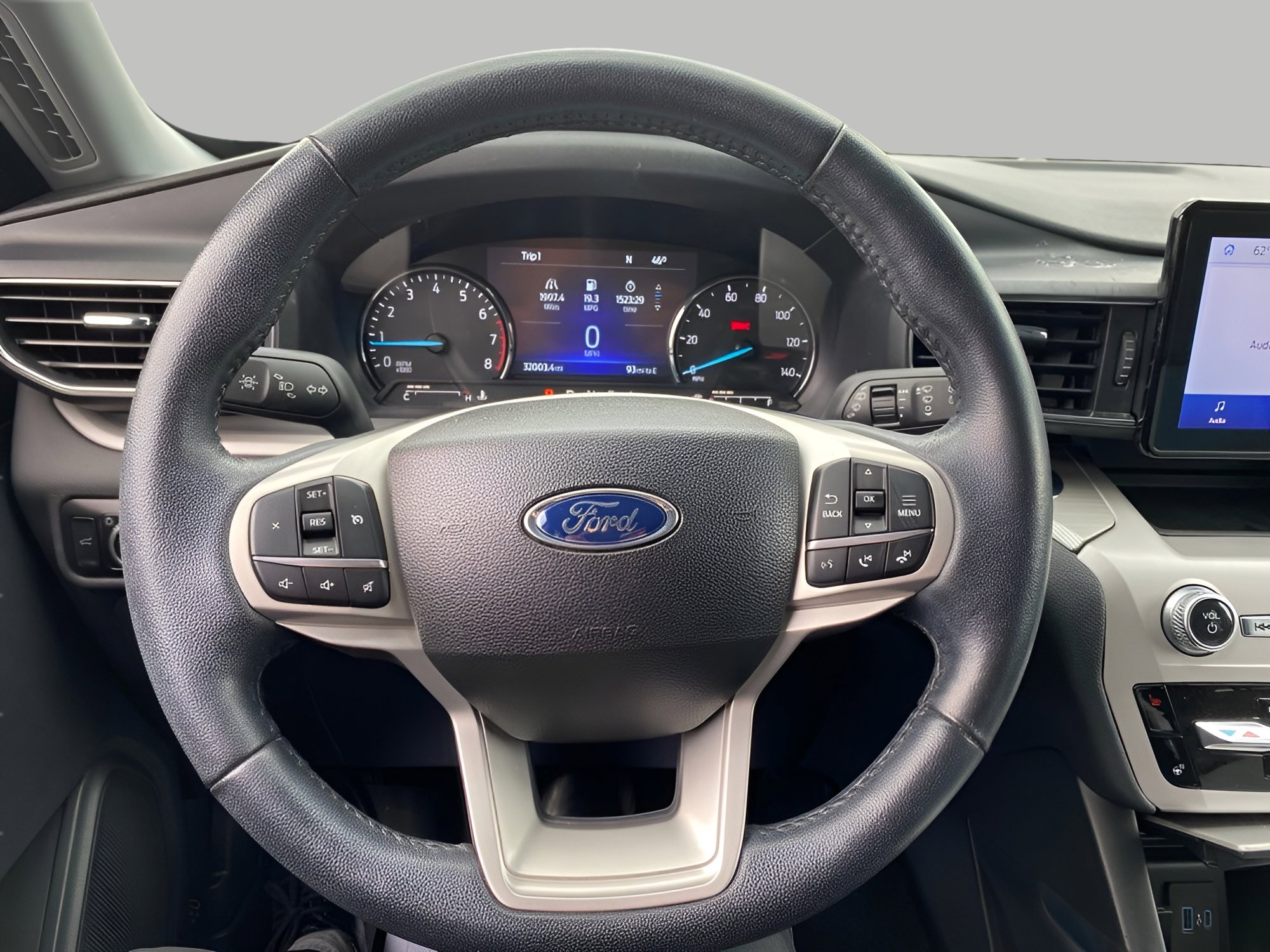 Certified 2023 Ford Explorer XLT w/ Equipment Group 202A AWD/4WD image 8