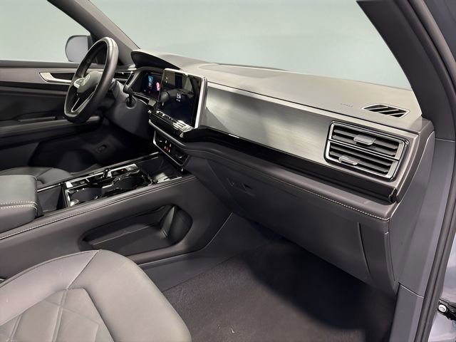 Used 2025 Volkswagen Atlas Cross Sport SE image 13
