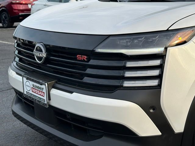 Used 2025 Nissan Kicks SR AWD/4WD image 8