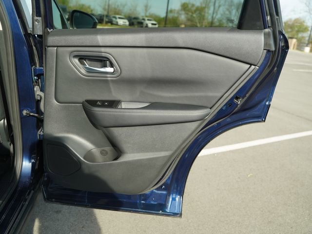 Used 2025 Nissan Rogue SV FWD image 23