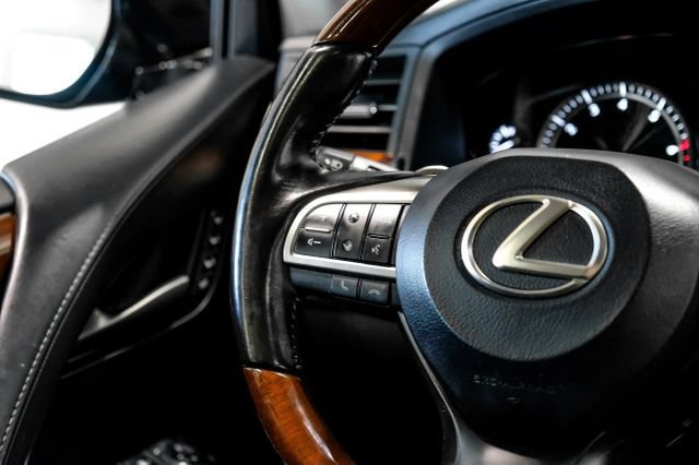Used 2021 Lexus LX 570 4WD w/ Luxury Package image 18