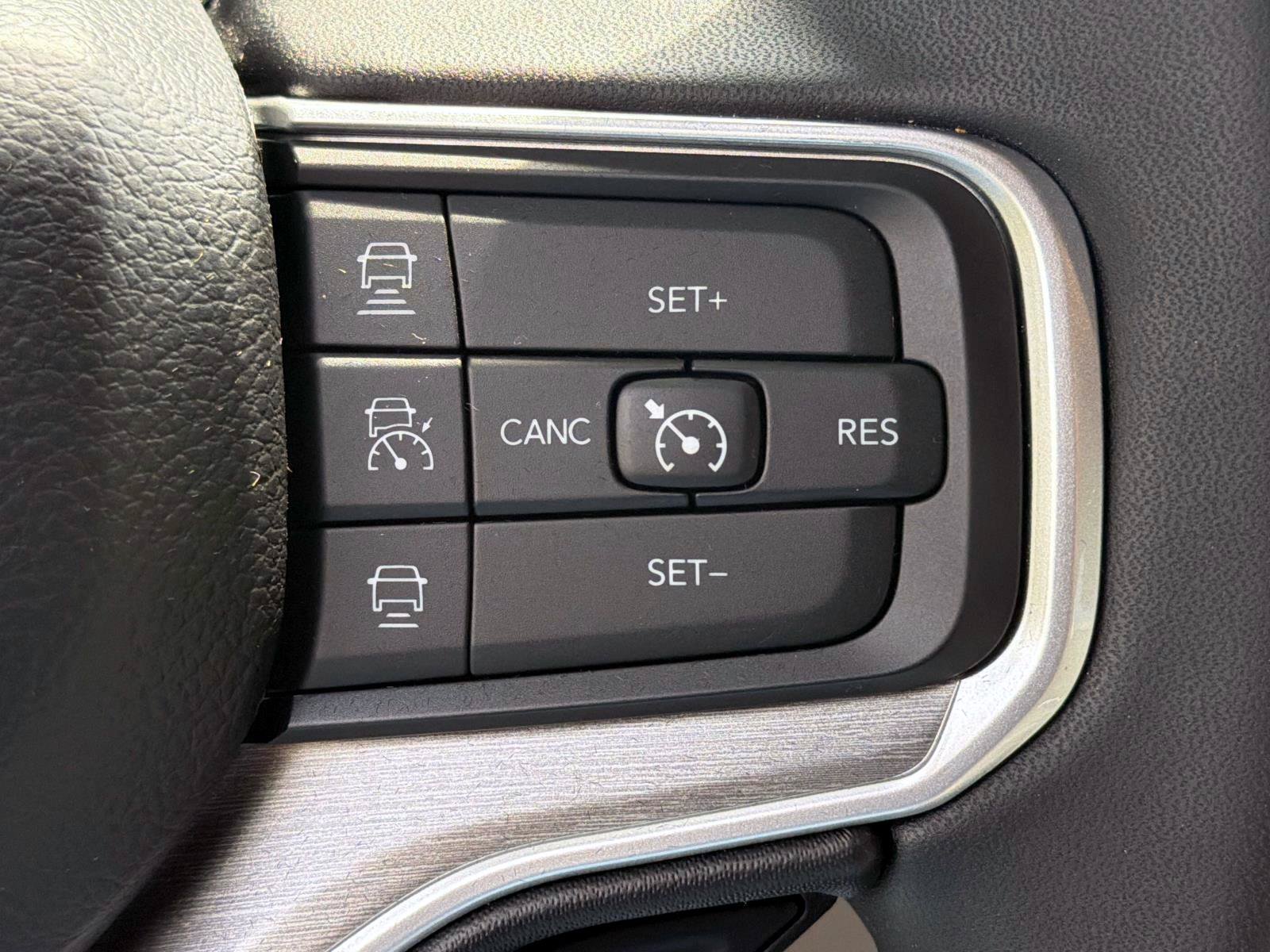 Used 2025 Jeep Wagoneer L 4WD w/ Convenience Group I image 12