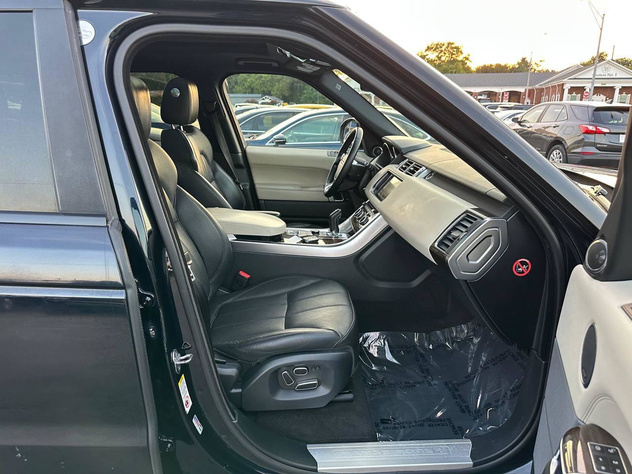 Used 2015 Land Rover Range Rover Sport HSE AWD/4WD image 26