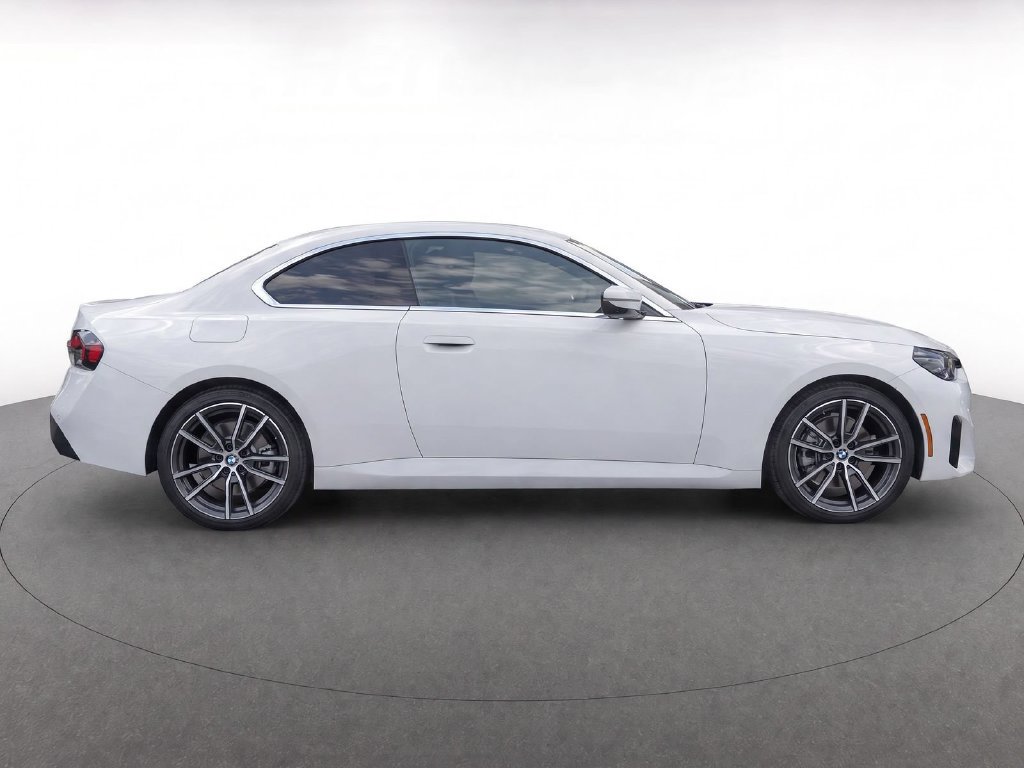 Used 2024 BMW 230i Coupe w/ Convenience Package RWD image 7