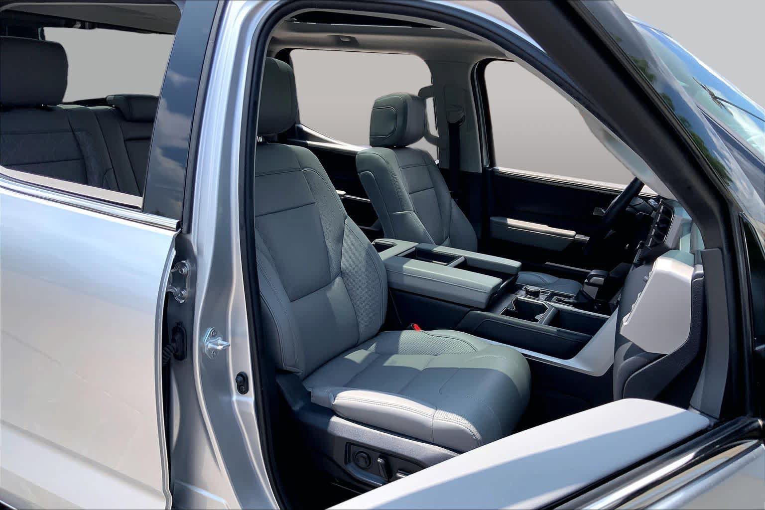 Used 2023 Toyota Tundra Limited AWD/4WD image 9