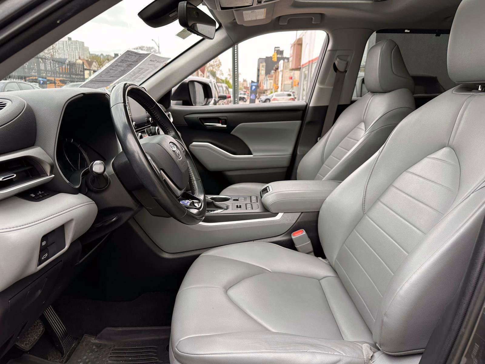 Certified 2020 Toyota Highlander XLE AWD/4WD image 15