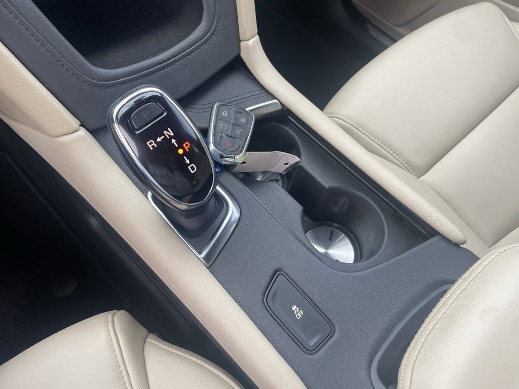 Used 2019 Cadillac XT5 FWD image 16