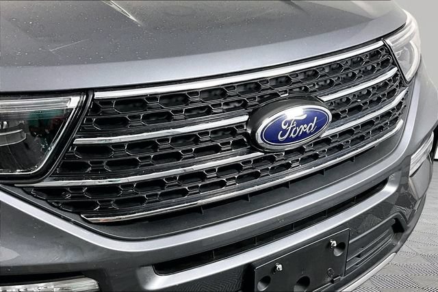 Used 2022 Ford Explorer XLT w/ Equipment Group 202A AWD/4WD image 31