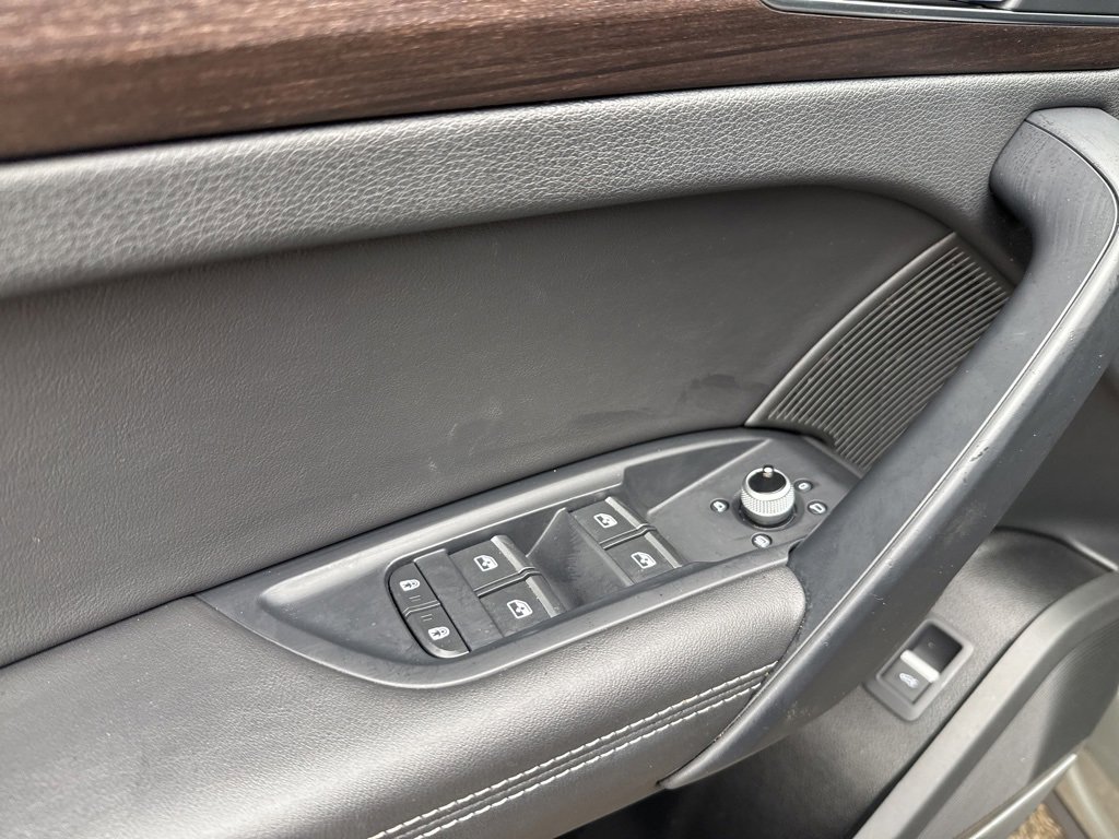 Used 2023 Audi Q5 2.0T Prestige image 25