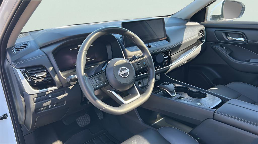 Used 2024 Nissan Rogue SL w/ SL Premium Package image 16