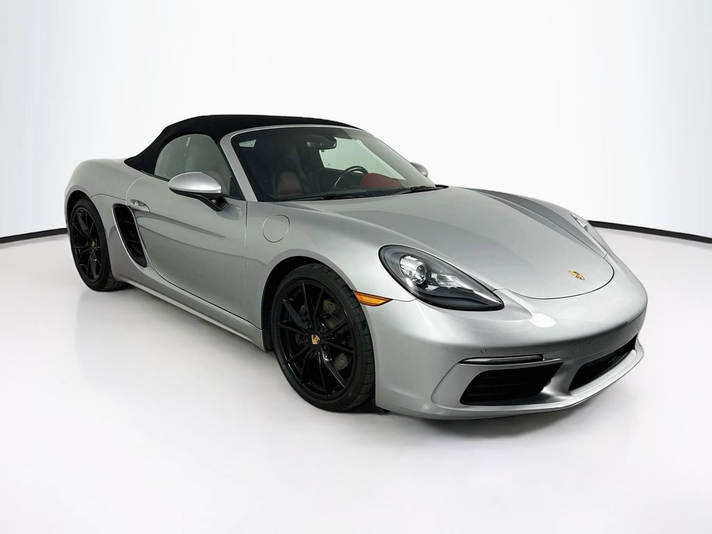 Used 2017 Porsche 718 Boxster RWD image 4