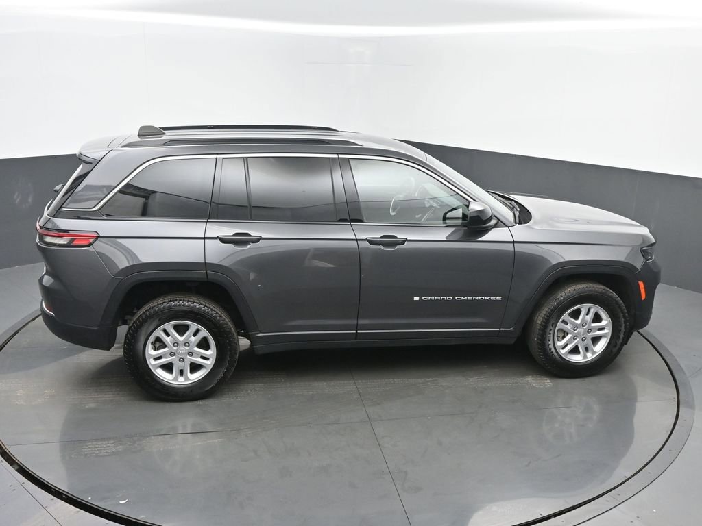 Used 2024 Jeep Grand Cherokee Laredo image 43