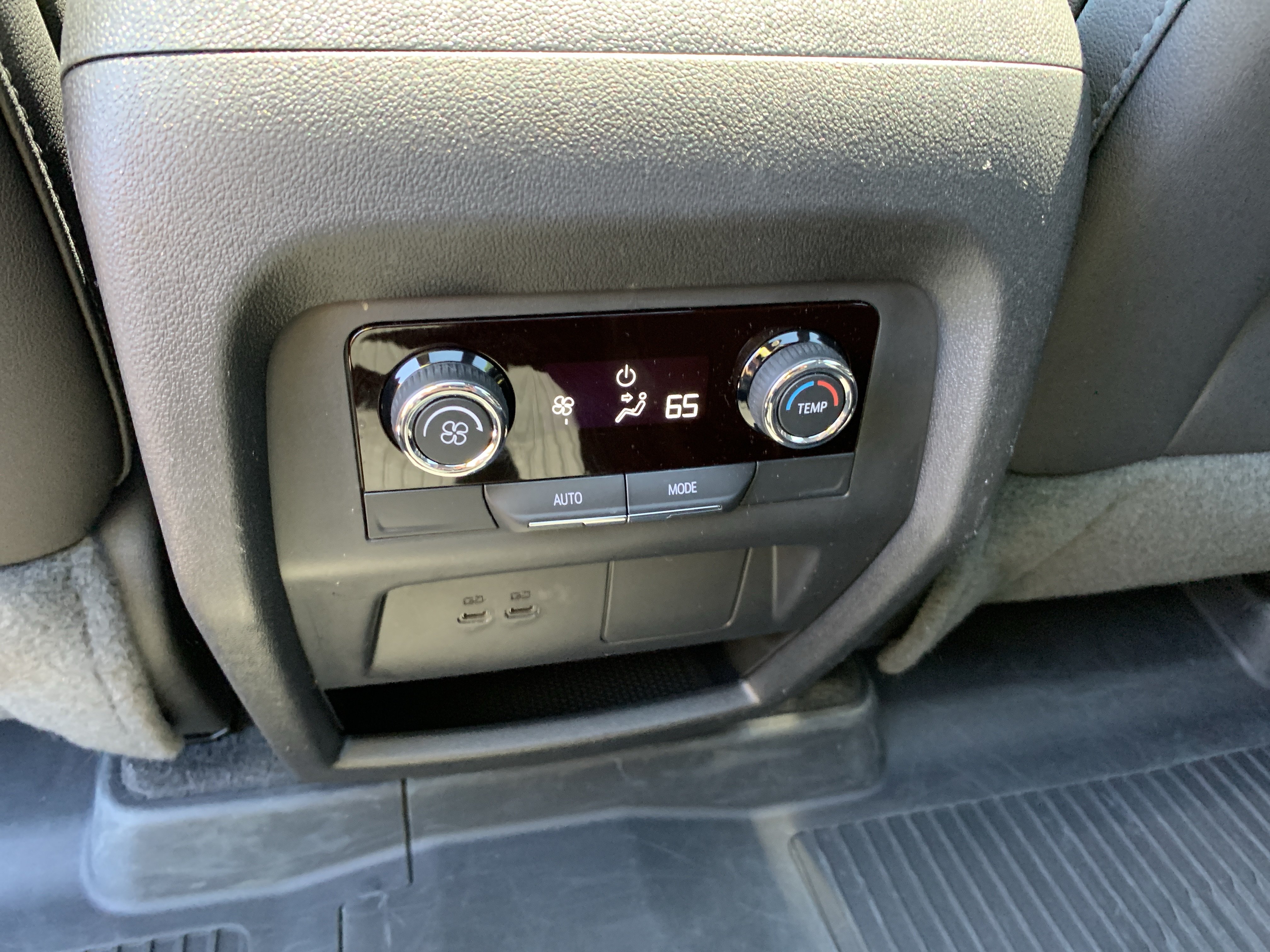 Used 2025 Chevrolet Traverse LT w/ Sun and Wheel Package FWD image 27