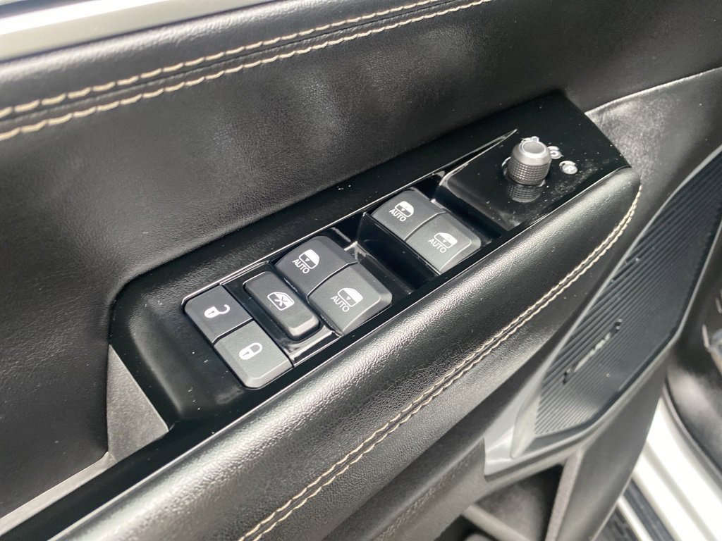 Used 2024 Jeep Wagoneer Series II w/ Flexible Seating Group image 9