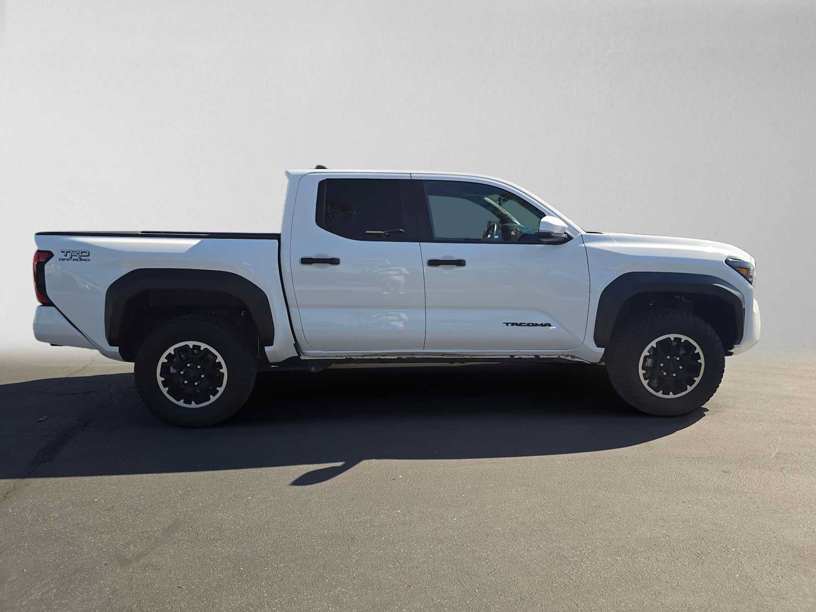 Used 2024 Toyota Tacoma TRD Off-Road w/ TRD Off Road Upgrade Package AWD/4WD image 2