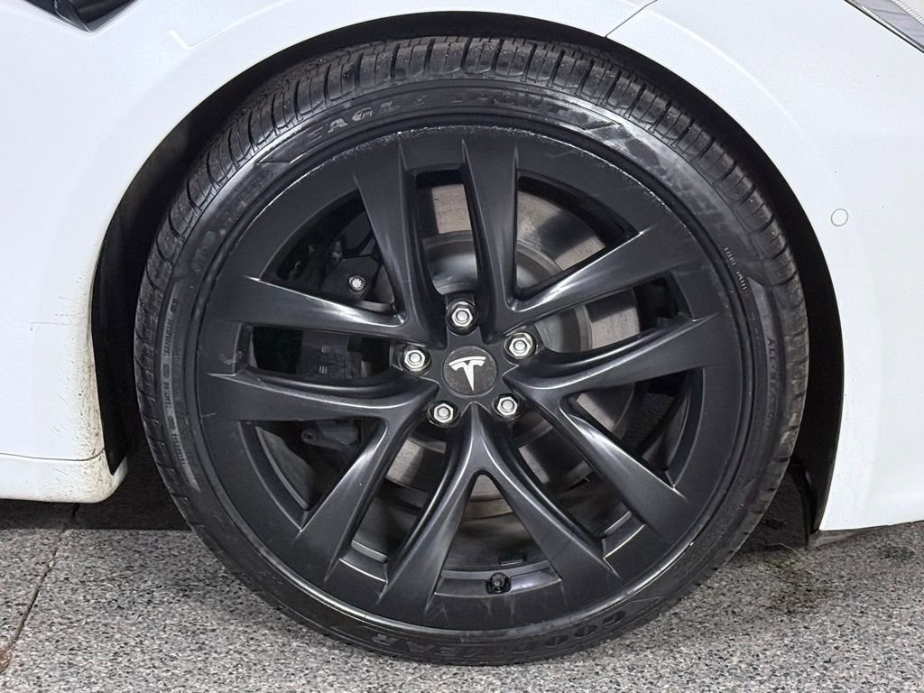 Used 2021 Tesla Model S Plaid image 5