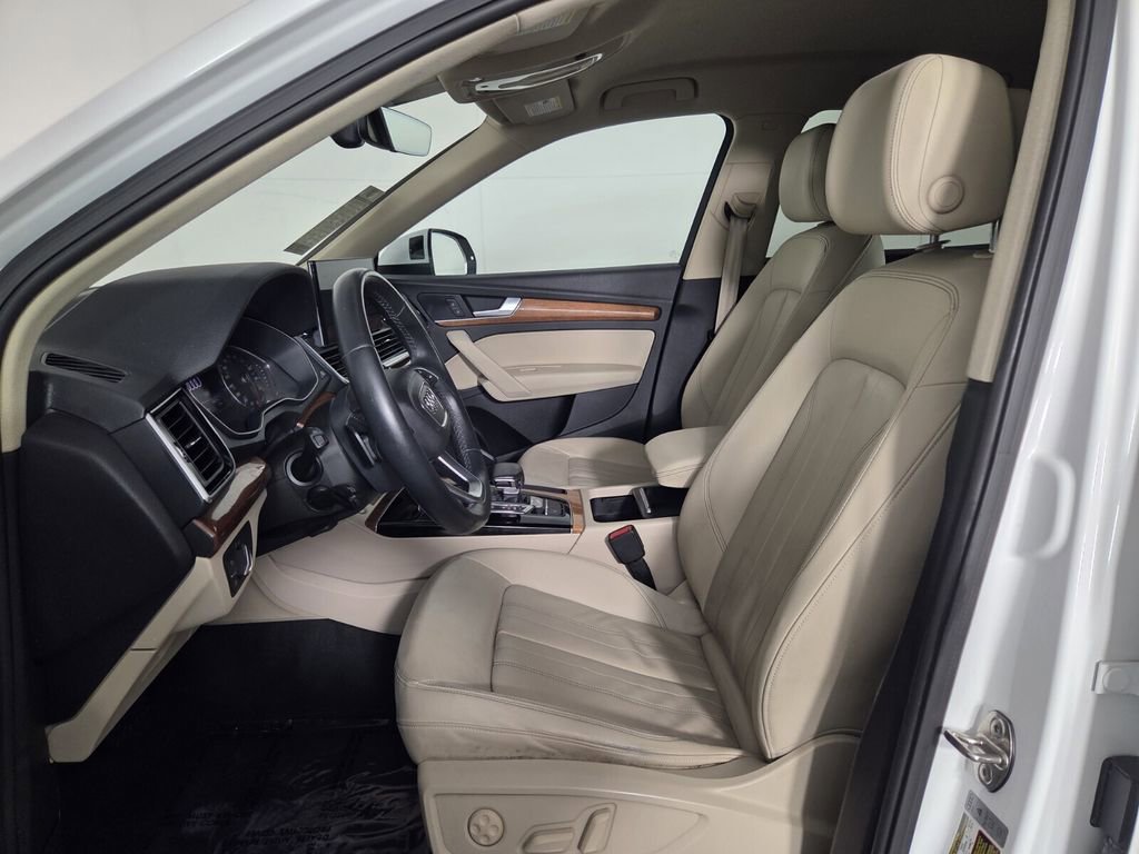 Used 2021 Audi Q5 Premium w/ Convenience Package image 12