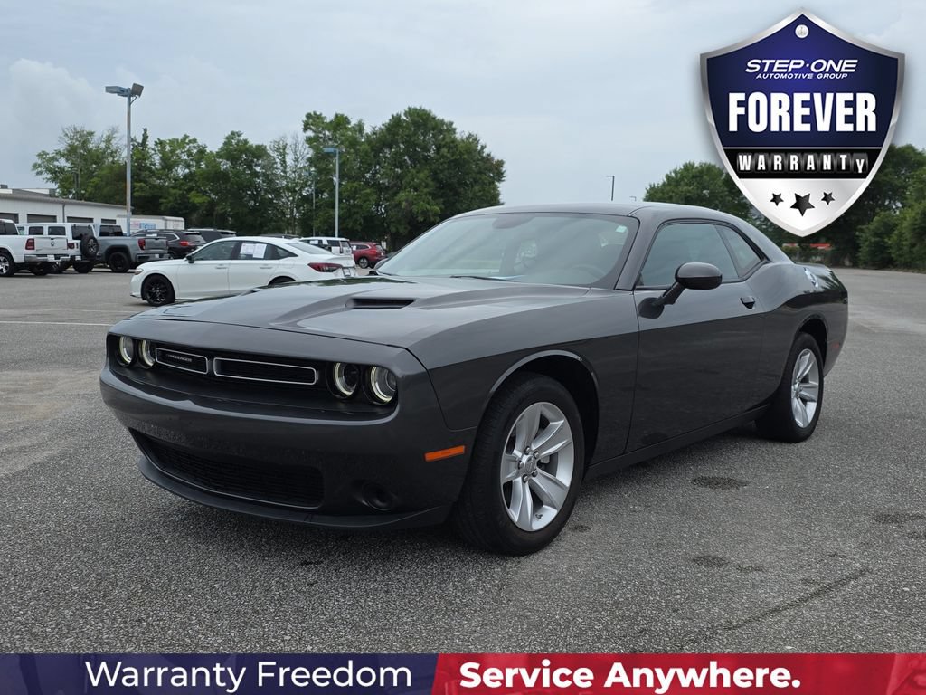 Used 2023 Dodge Challenger SXT RWD image 2