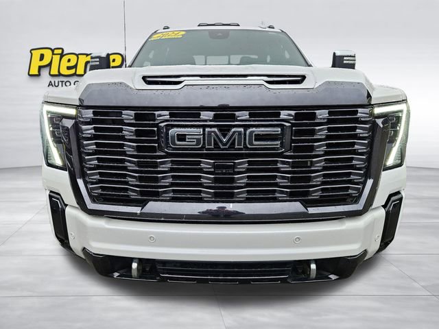 Used 2024 GMC Sierra 3500 Denali Ultimate AWD/4WD image 8