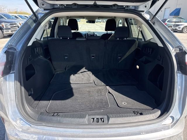 Used 2024 Ford Edge SE image 13