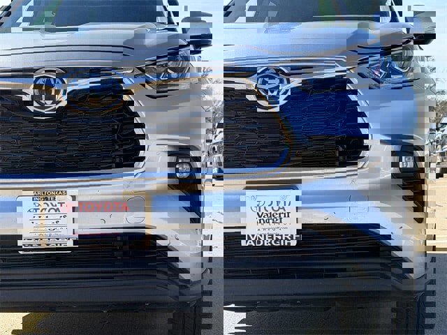 Used 2022 Toyota Highlander Limited image 9