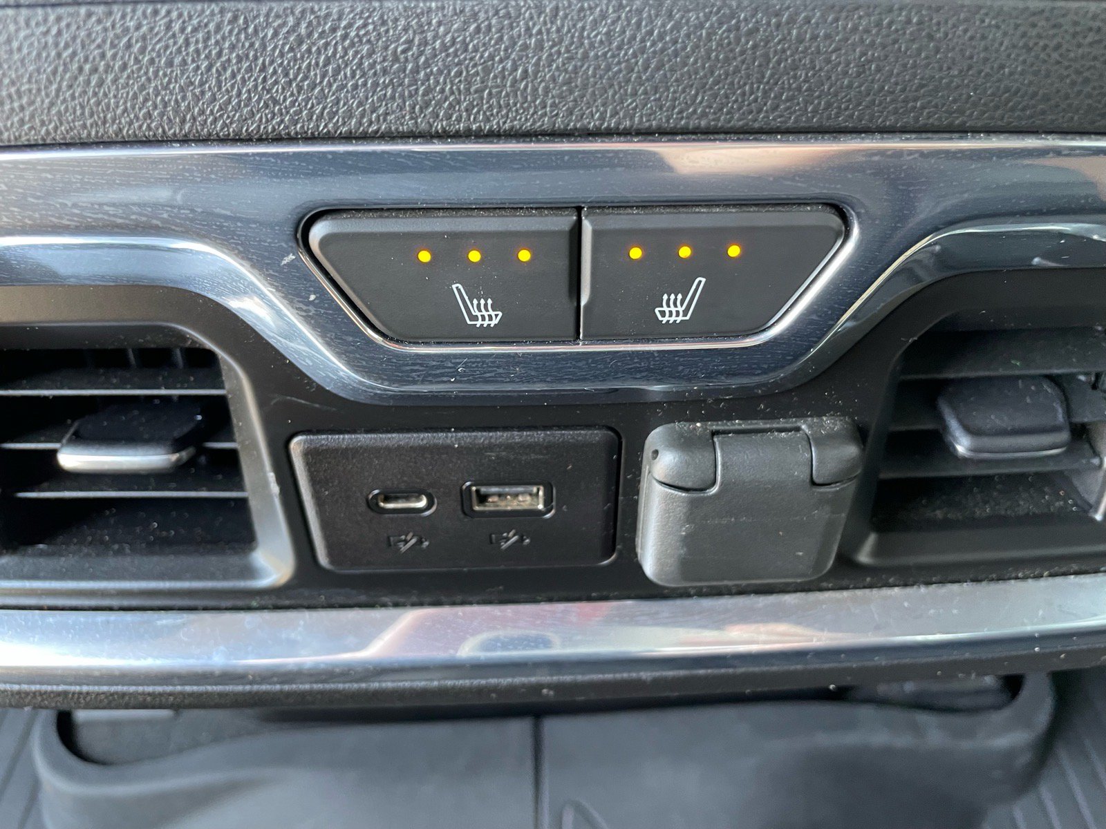 Used 2023 Chevrolet Silverado 2500 High Country w/ Z71 Off-Road Package AWD/4WD image 6