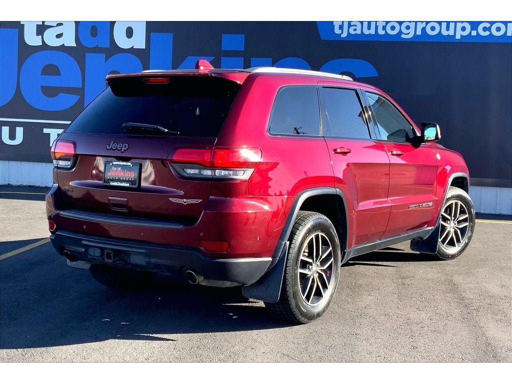 Used 2017 Jeep Grand Cherokee Trailhawk w/ Trailhawk Luxury Group AWD/4WD image 15