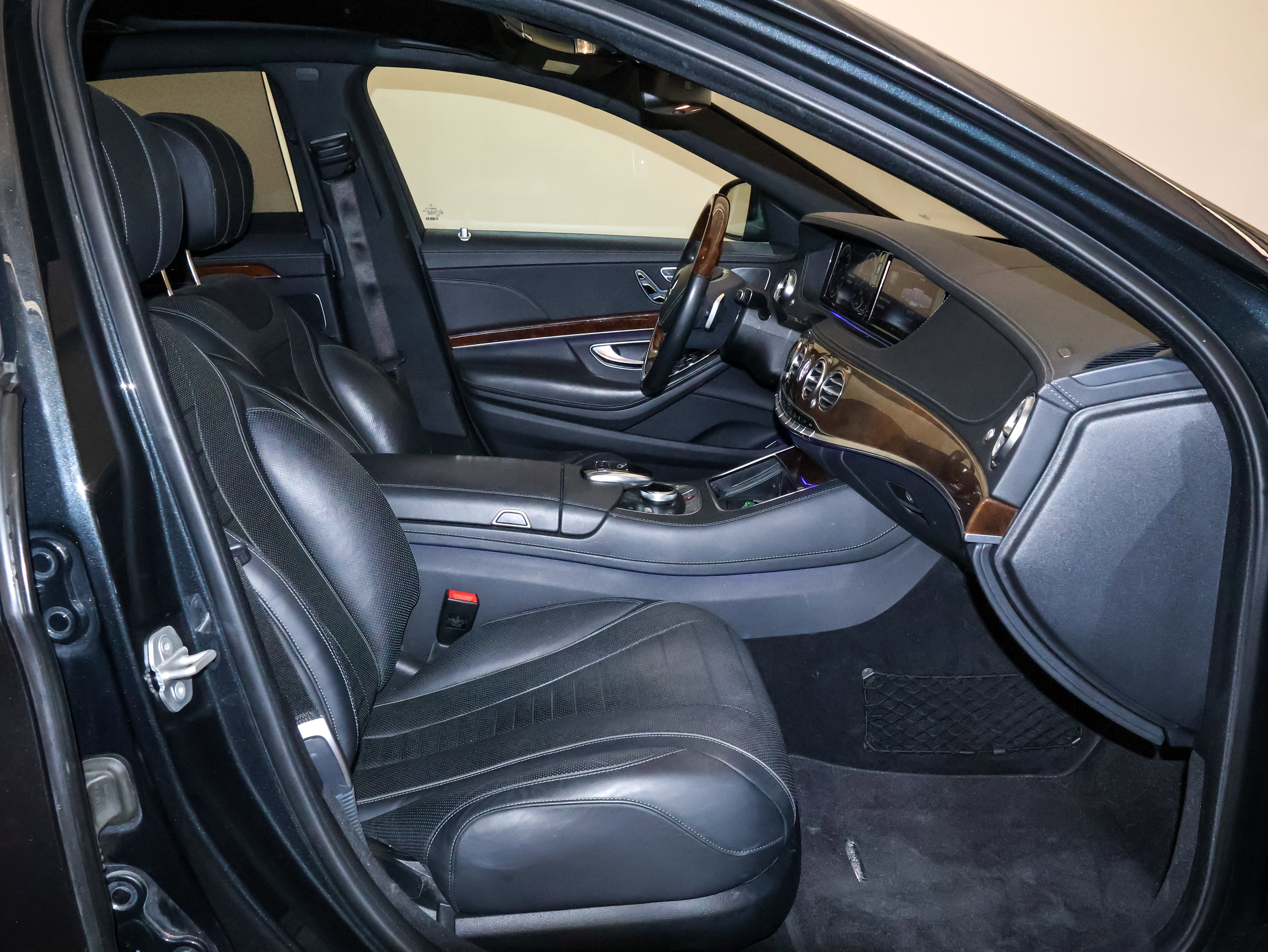 Used 2016 Mercedes-Benz S 550 4MATIC Sedan image 19