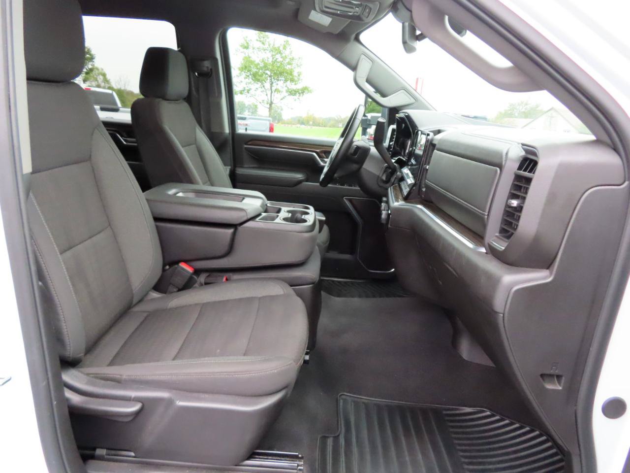 Used 2025 Chevrolet Silverado 3500 LT w/ Safety Package AWD/4WD image 49