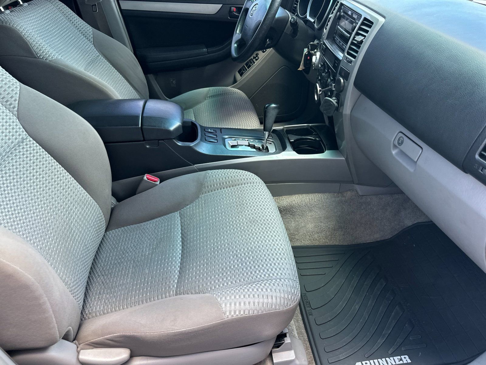 Used 2006 Toyota 4Runner SR5 AWD/4WD image 14
