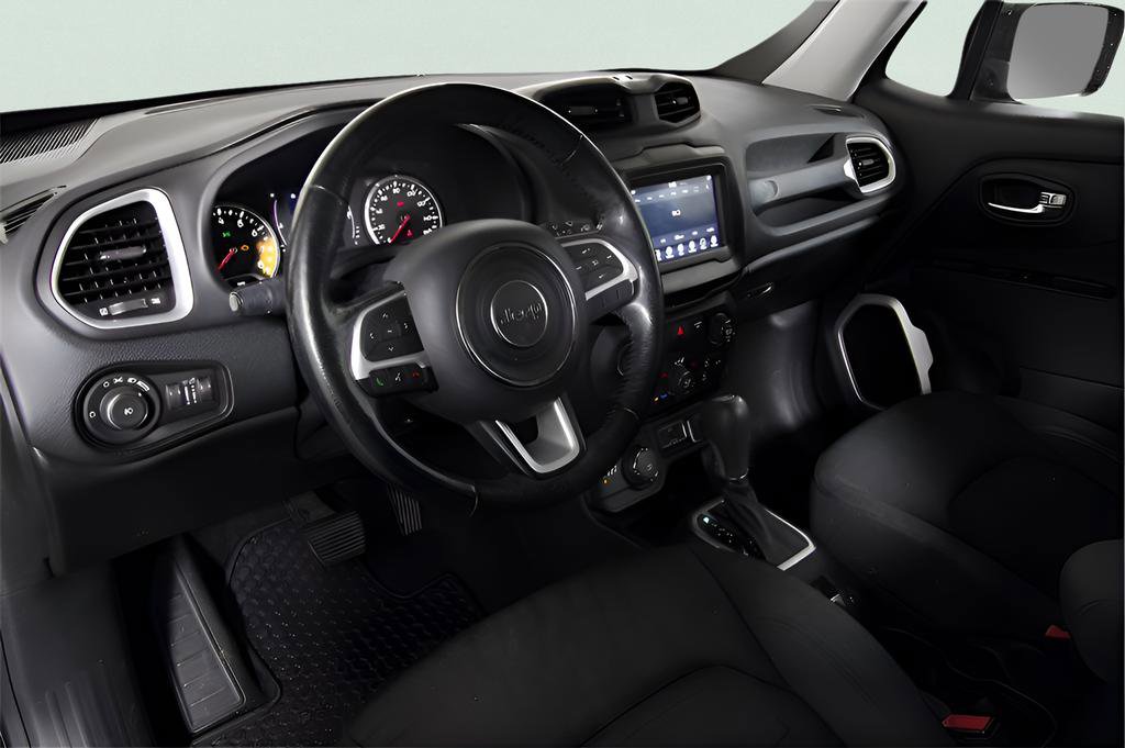 Used 2018 Jeep Renegade Latitude w/ Safety & Security Group AWD/4WD image 29