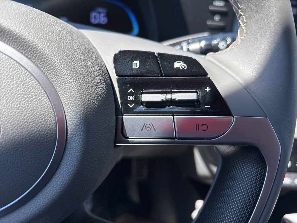 New 2025 Hyundai Elantra Sport FWD image 24