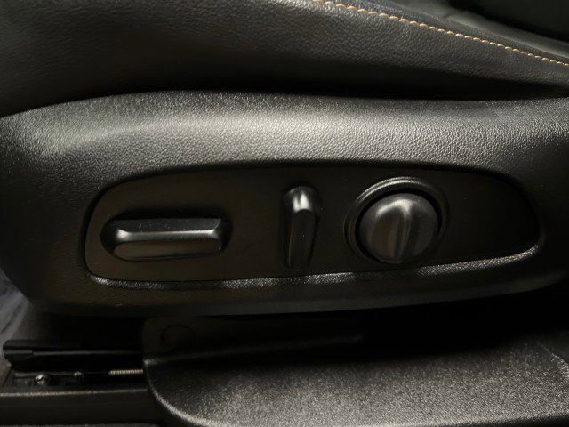 Used 2020 Chevrolet Traverse LT w/ LT Premium Package image 31