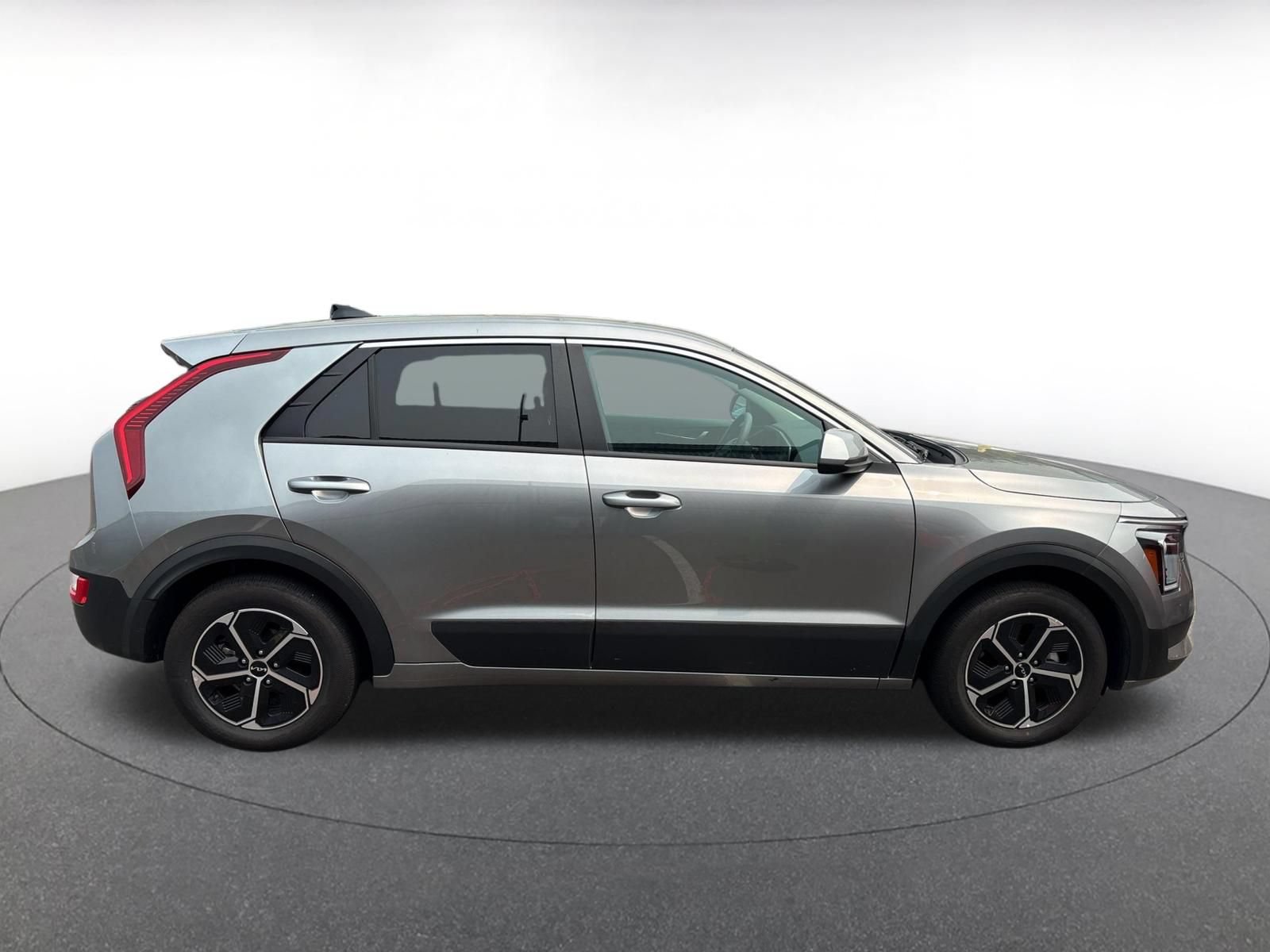 Used 2026 Kia Niro LX FWD image 10