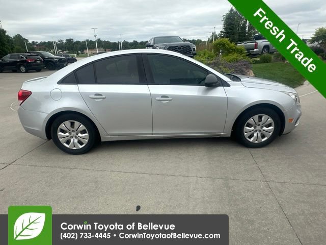 Used 2016 Chevrolet Cruze LS FWD image 2
