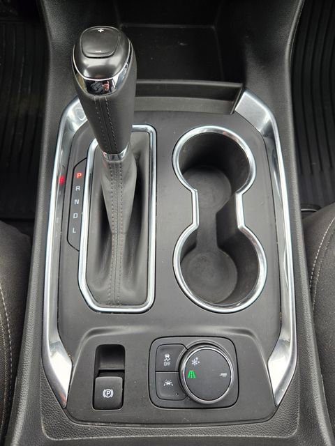 Used 2020 Chevrolet Traverse LT image 25