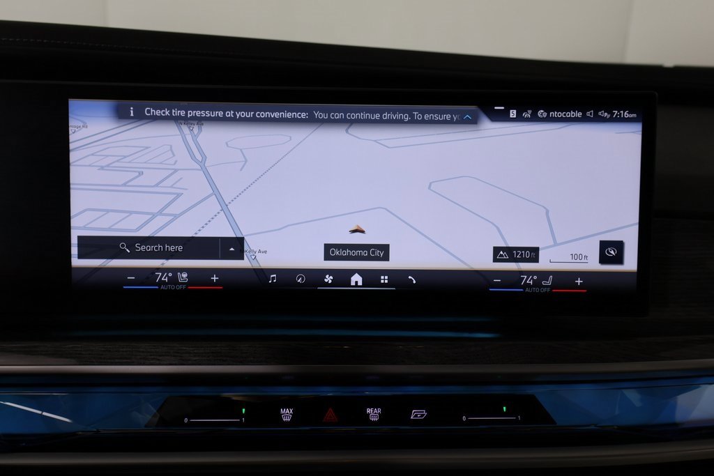 Used 2024 BMW 760i xDrive image 8