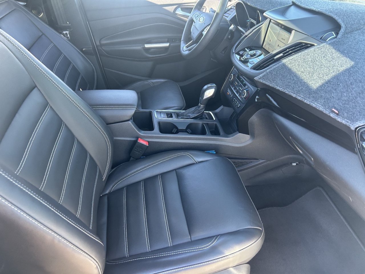 Used 2019 Ford Escape Titanium AWD/4WD image 13