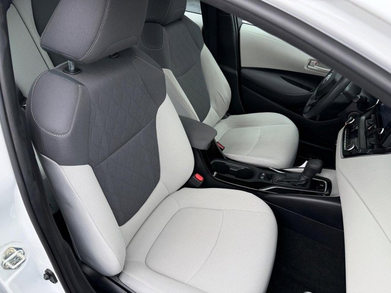 Used 2022 Toyota Corolla LE image 11