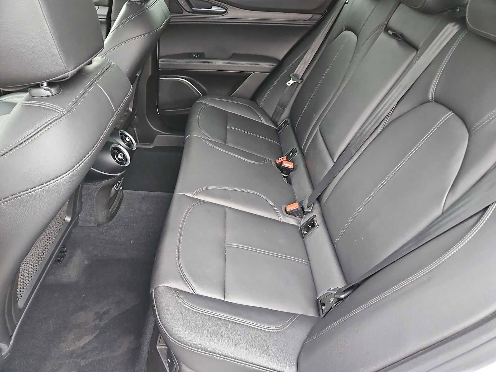 Used 2022 Alfa Romeo Stelvio Ti image 20